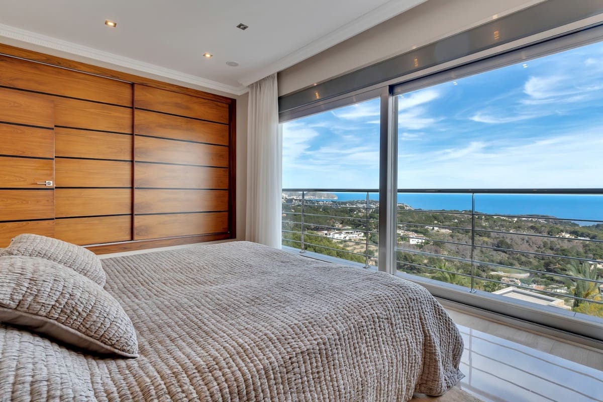 4 bedroom Villa for sale in Benissa with pool - € 1,800,000 (Ref: 9508024)