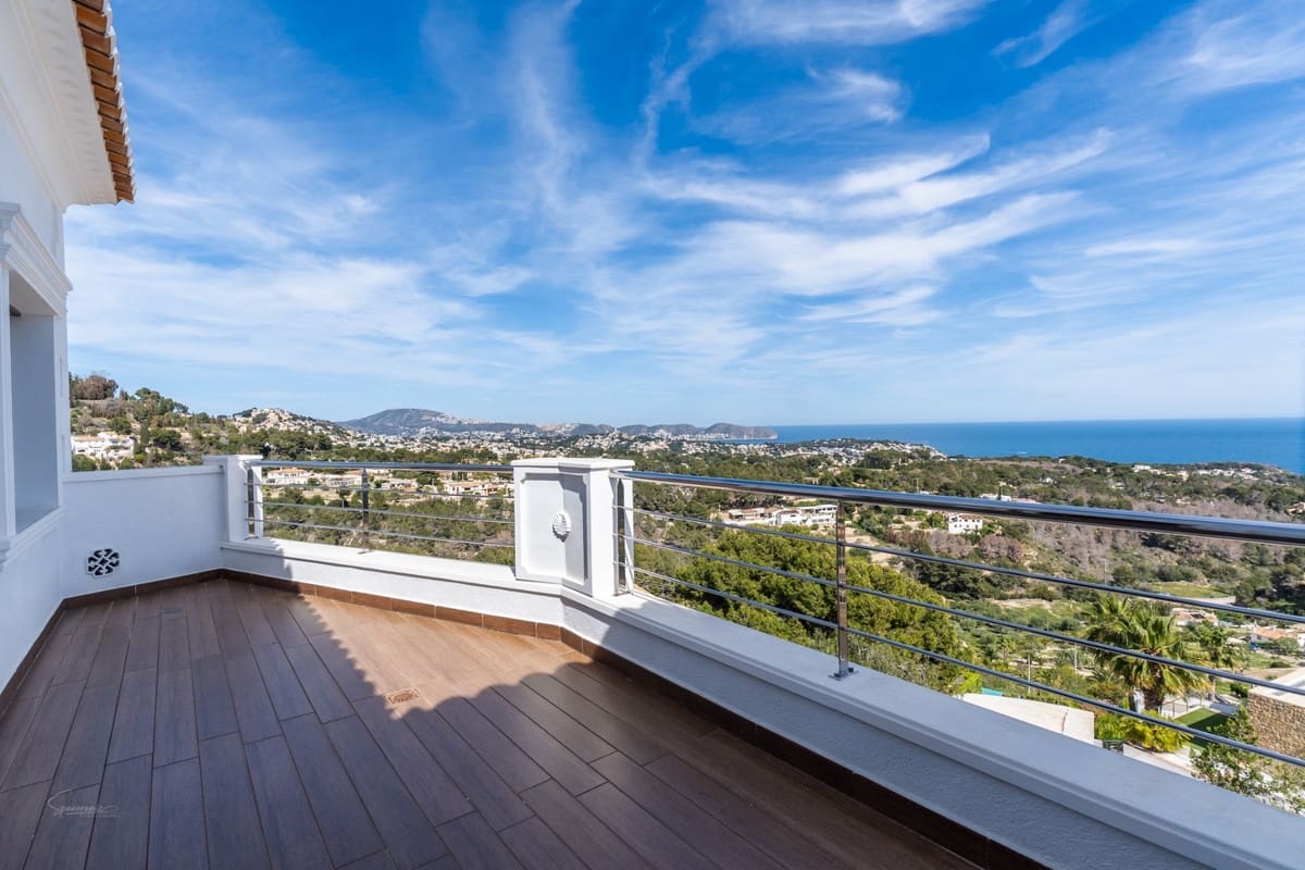 4 bedroom Villa for sale in Benissa with pool - € 1,800,000 (Ref: 9508024)