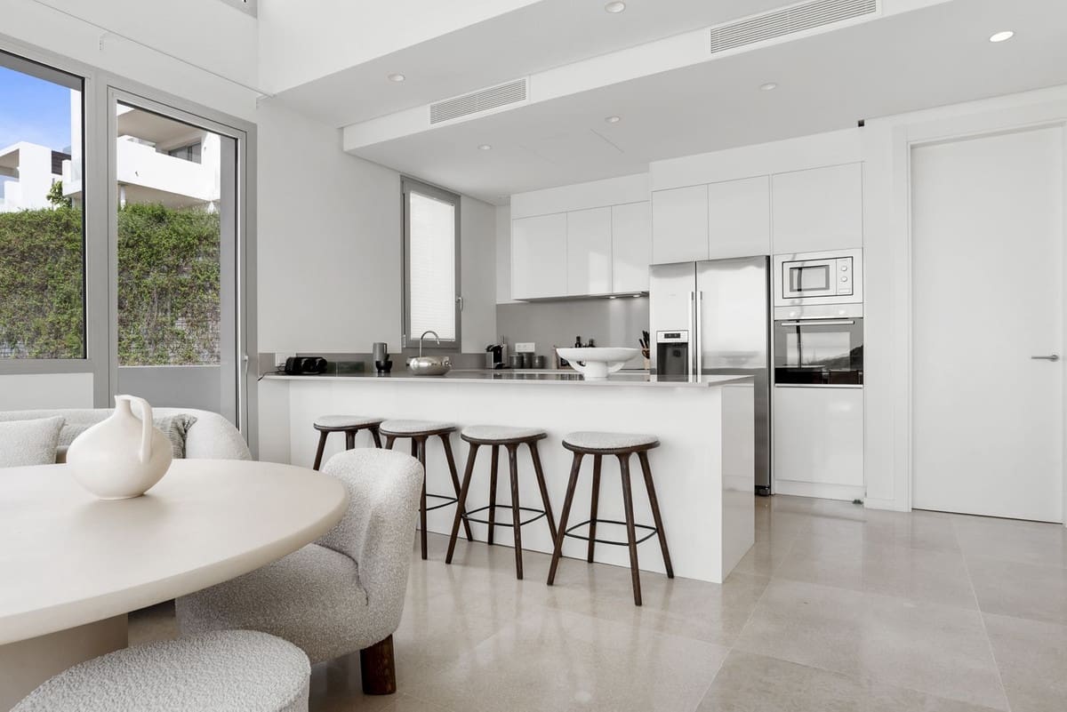 3 bedroom Penthouse for sale in Benahavis - € 1,150,000 (Ref: 9511405)