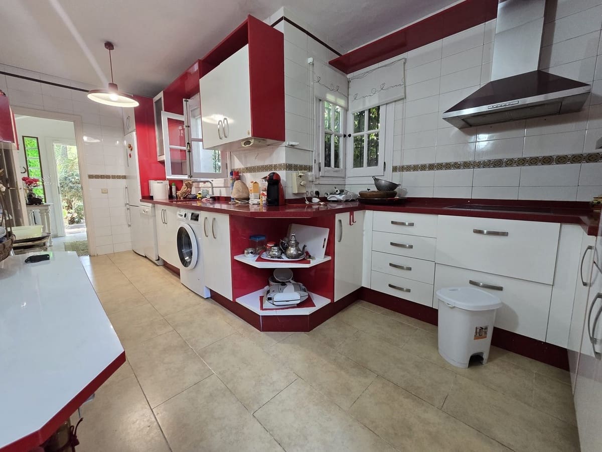 4 sypialnia Willa na sprzedaż w Calahonda z basenem - 890 000 € (Ref: 9511407)