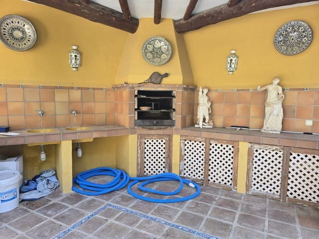 4 sypialnia Willa na sprzedaż w Calahonda, Mijas z basenem - 890 000 € (Ref: 9511407)