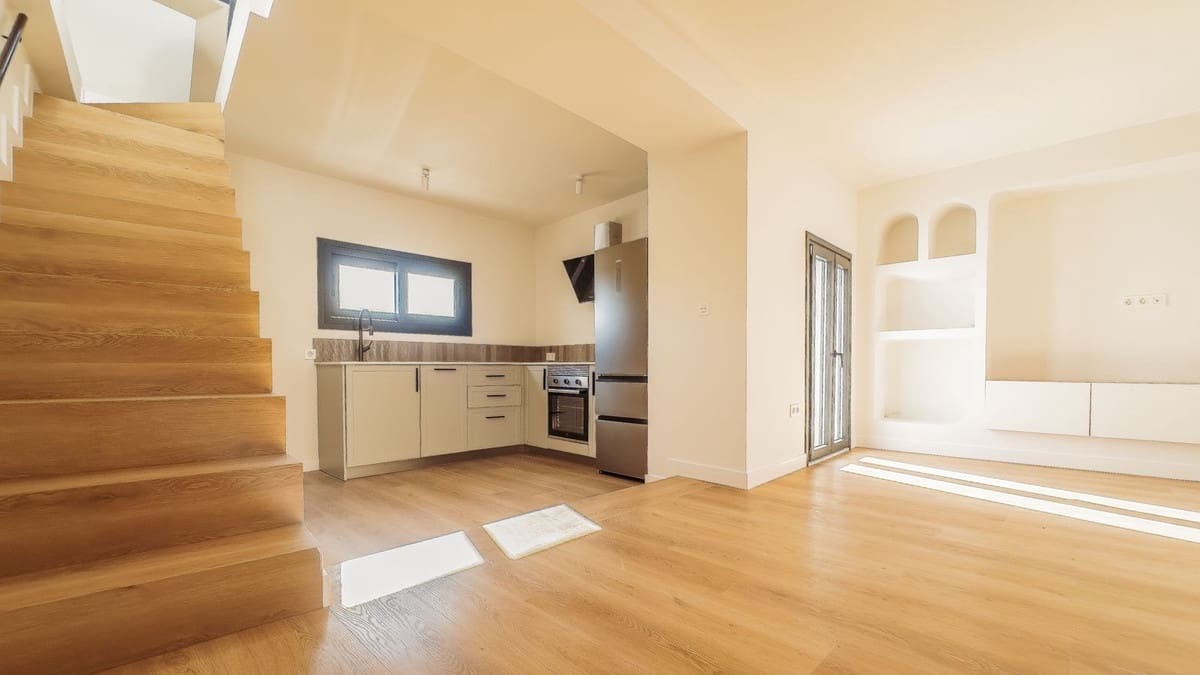 3 sypialnia Dom na sprzedaż w Ojen - 375 000 € (Ref: 9511410)