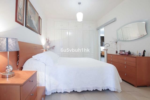 2 soverom Leilighet til salgs i Las Chapas, Marbella med svømmebasseng - € 435 000 (Ref: 9518100)