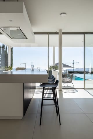 4 bedroom Villa for sale in Solymar, Benalmádena with pool - € 5,400,000 (Ref: 9518102)