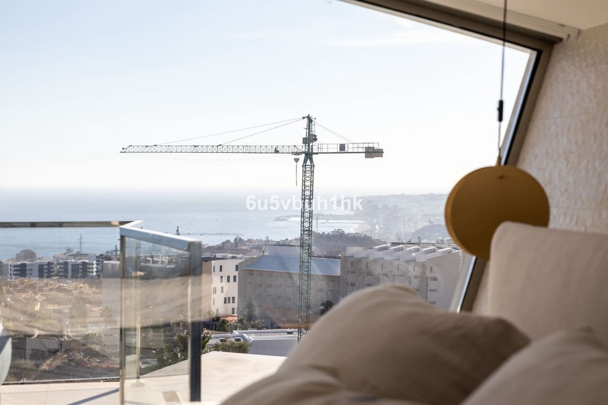 4 bedroom Villa for sale in Benalmadena with pool - € 5,400,000 (Ref: 9518102)