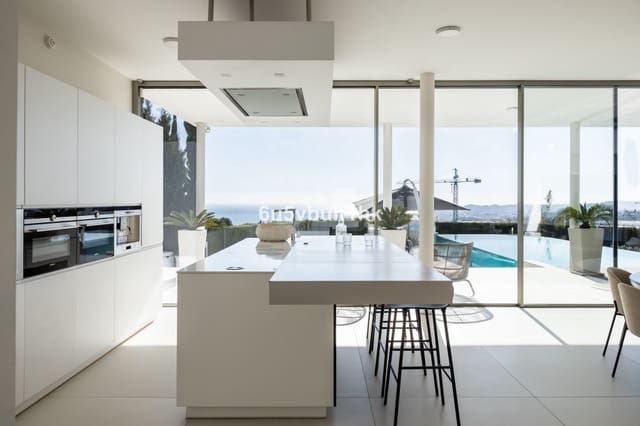 4 bedroom Villa for sale in Solymar, Benalmádena with pool - € 5,400,000 (Ref: 9518102)