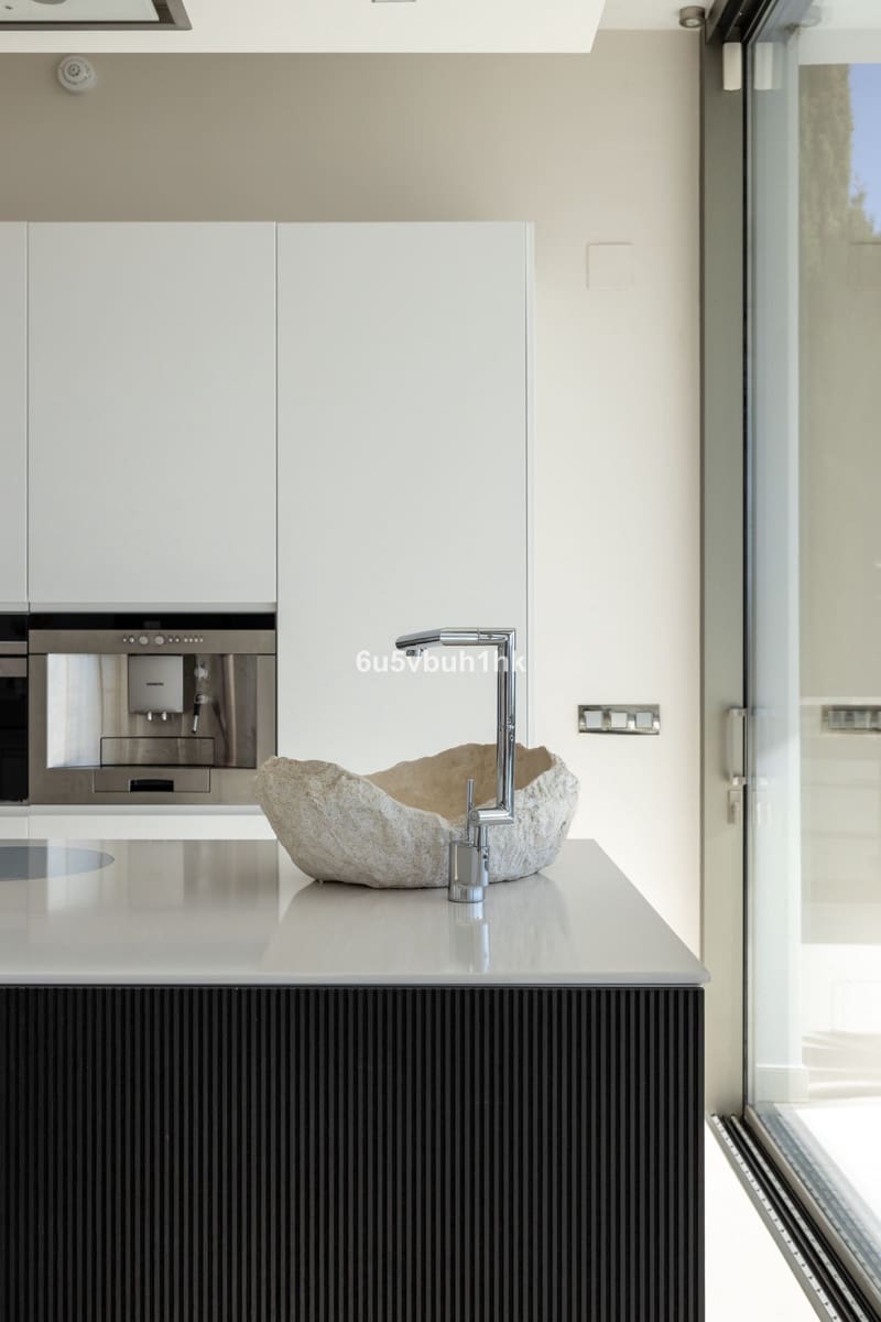 4 bedroom Villa for sale in Benalmadena with pool - € 5,400,000 (Ref: 9518102)