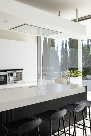 4 bedroom Villa for sale in Solymar, Benalmádena with pool - € 5,400,000 (Ref: 9518102)