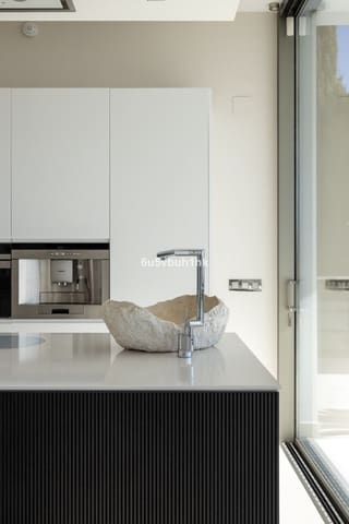 4 bedroom Villa for sale in Solymar, Benalmádena with pool - € 5,400,000 (Ref: 9518102)