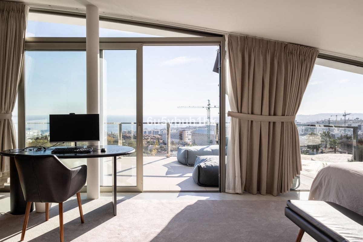 4 bedroom Villa for sale in Benalmadena with pool - € 5,400,000 (Ref: 9518102)