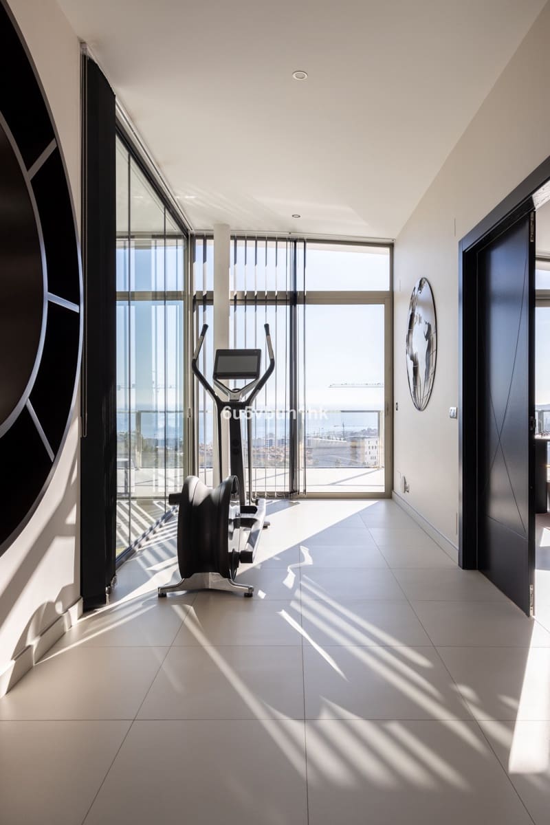 4 bedroom Villa for sale in Benalmadena with pool - € 5,400,000 (Ref: 9518102)