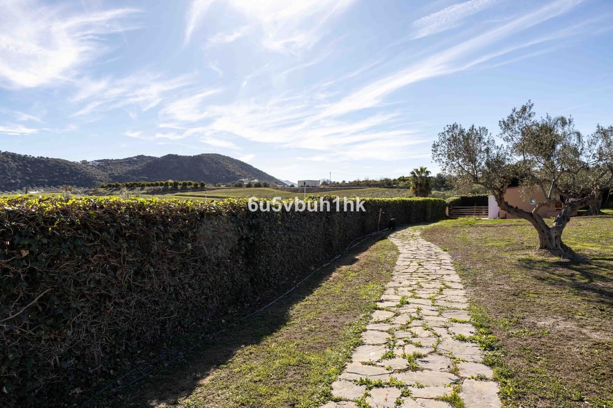 4 bedroom Finca/Country House for sale in Alhaurin el Grande with pool - € 999,000 (Ref: 9518103)