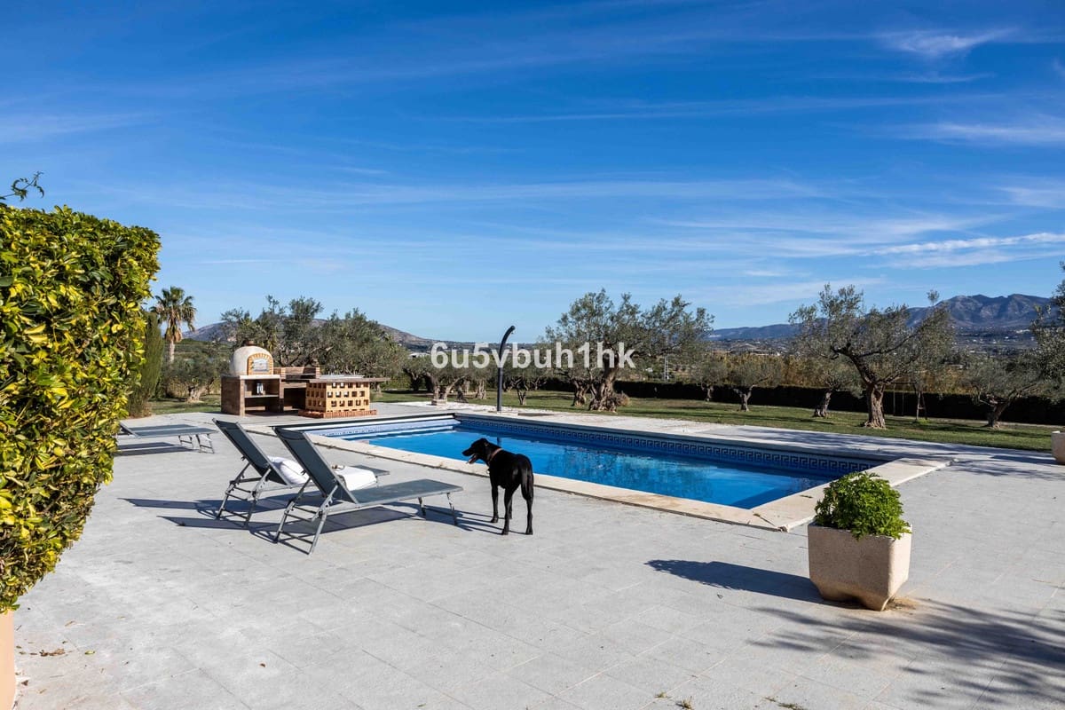 4 bedroom Finca/Country House for sale in Alhaurin el Grande with pool - € 999,000 (Ref: 9518103)