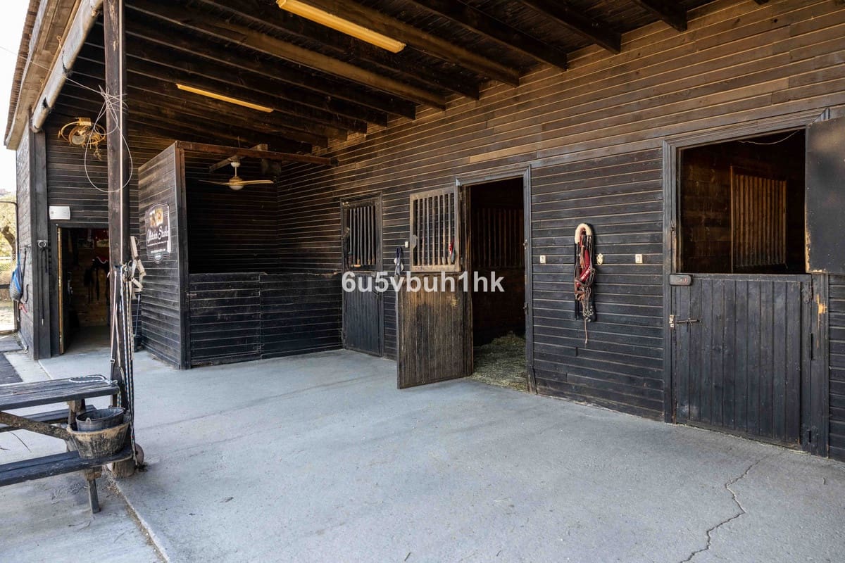 4 bedroom Finca/Country House for sale in Alhaurin el Grande with pool - € 999,000 (Ref: 9518103)