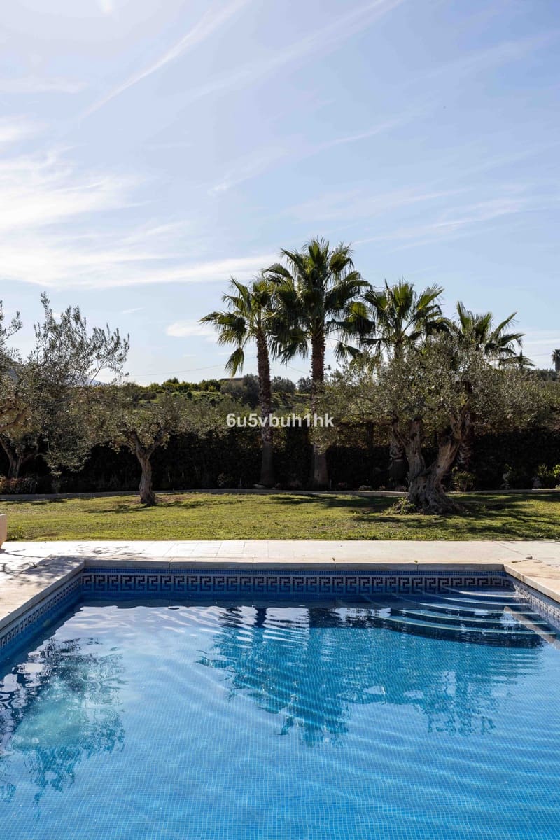 4 bedroom Finca/Country House for sale in Alhaurin el Grande with pool - € 999,000 (Ref: 9518103)