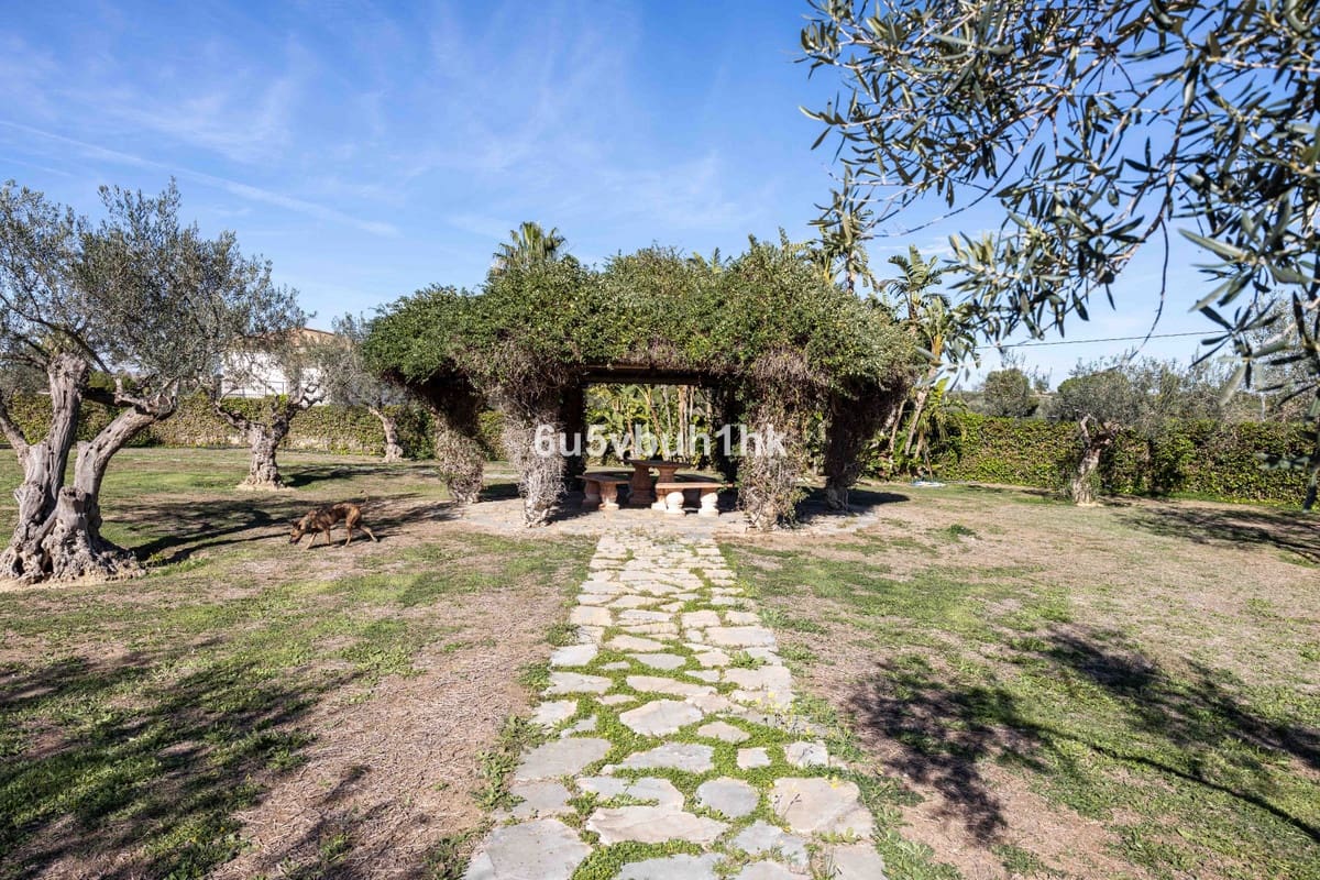 4 bedroom Finca/Country House for sale in Alhaurin el Grande with pool - € 999,000 (Ref: 9518103)