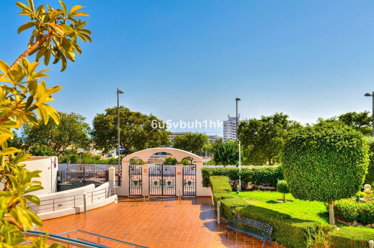 Apartamento de 2 habitaciones en Benalmádena en venta - 369.000 € (Ref: 9518108)