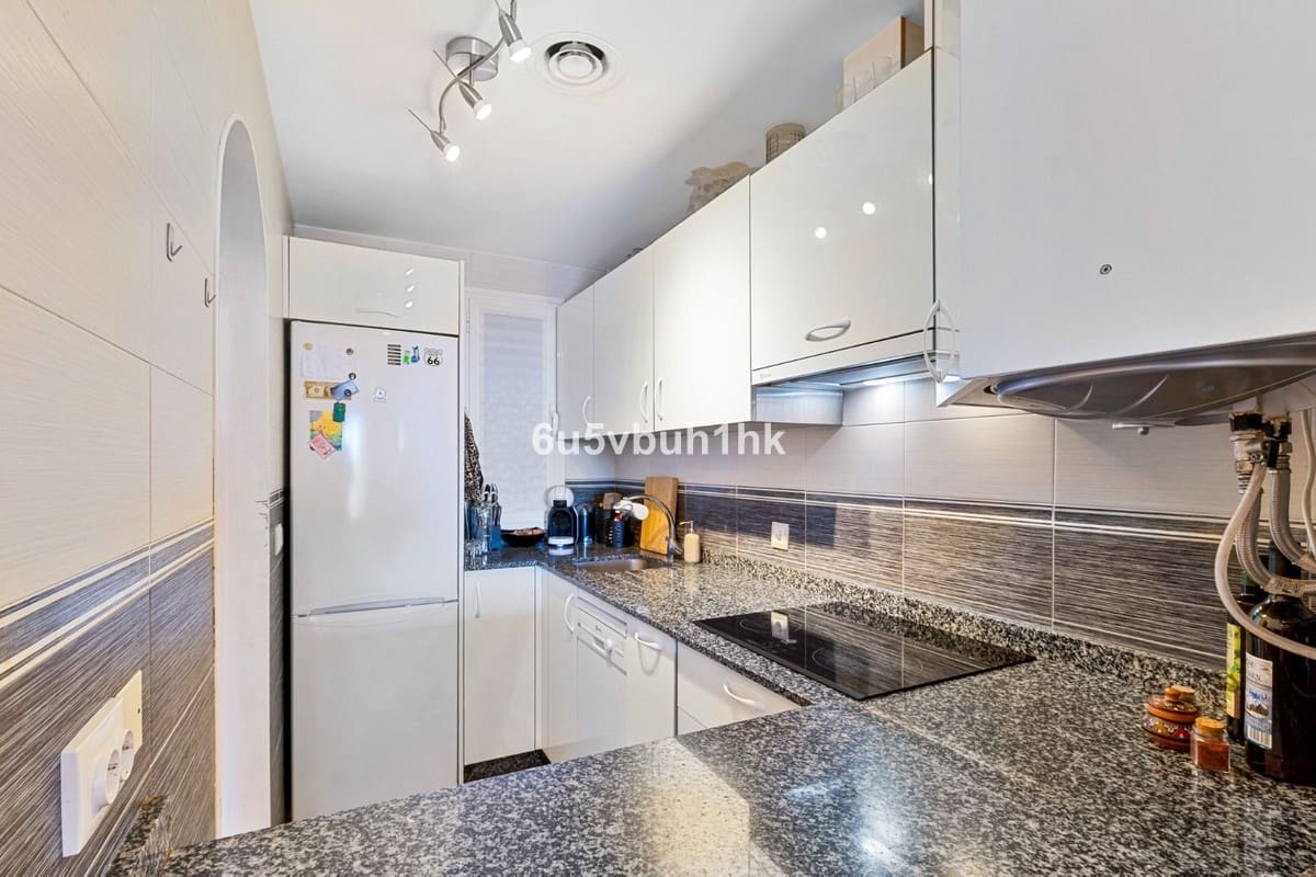 Apartamento de 2 habitaciones en Benalmádena en venta - 369.000 € (Ref: 9518108)