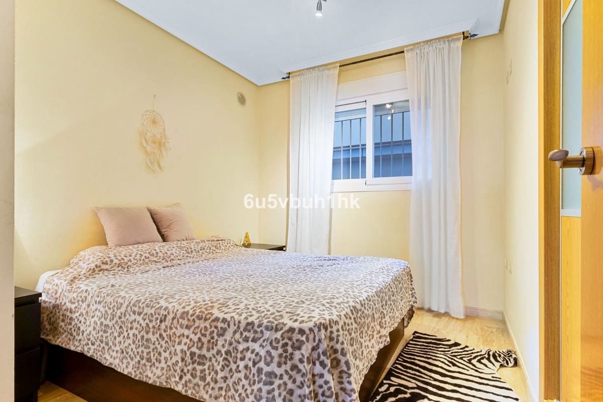 Apartamento de 2 habitaciones en Benalmádena en venta - 369.000 € (Ref: 9518108)