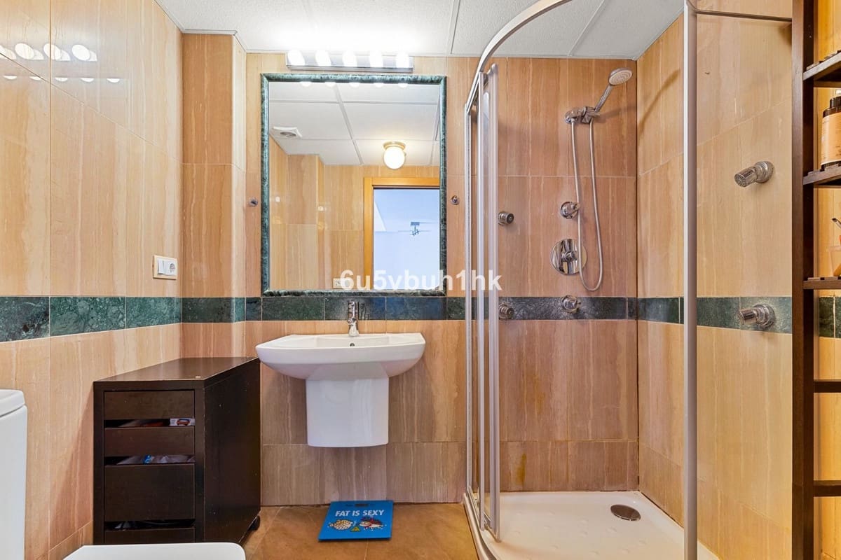 Apartamento de 2 habitaciones en Benalmádena en venta - 369.000 € (Ref: 9518108)