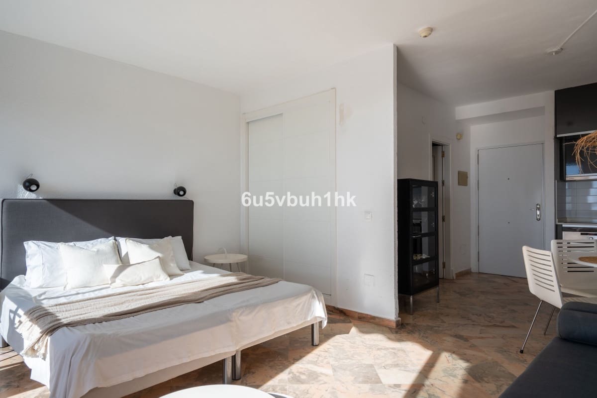 Studio à vendre à Marbella avec piscine - 398 000 € (Ref: 9518109)