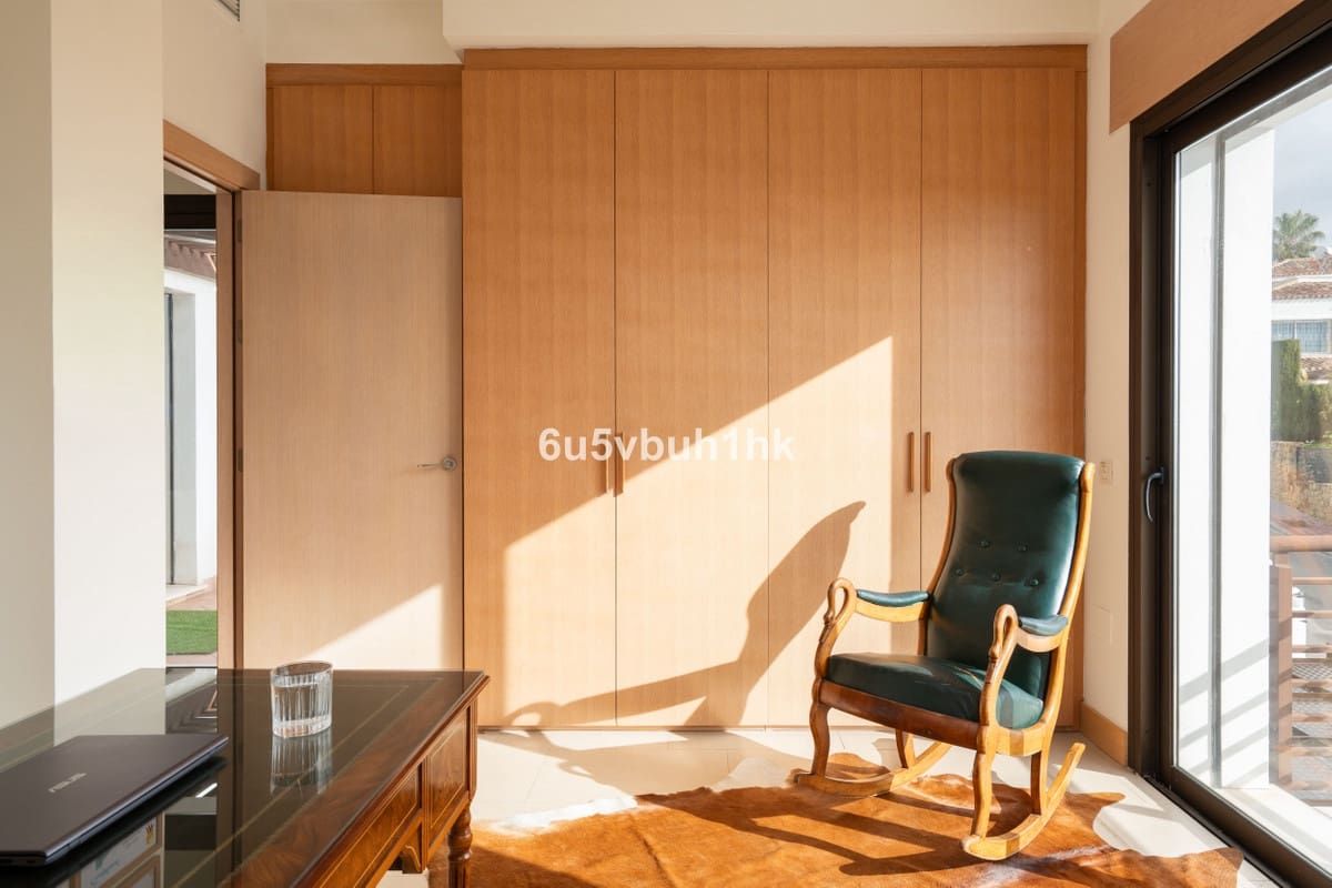 3 bedroom Finca/Country House for sale in Benalmadena Costa with pool - € 890,000 (Ref: 9518110)