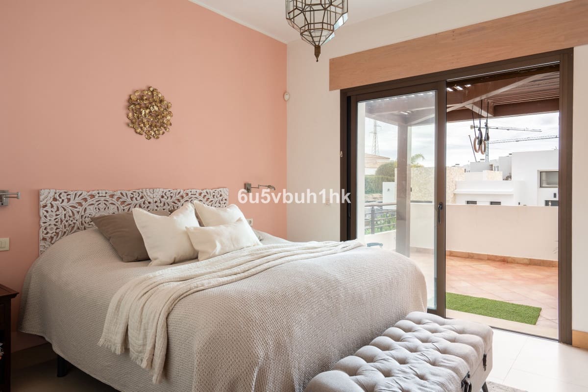 3 bedroom Finca/Country House for sale in Benalmadena Costa with pool - € 890,000 (Ref: 9518110)