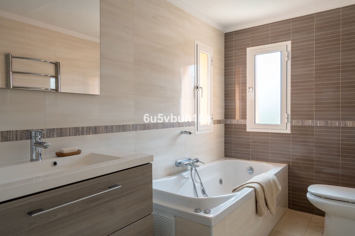 4 sypialnia Dom na sprzedaż w La Sierrezuela z basenem - 781 000 € (Ref: 9518111)