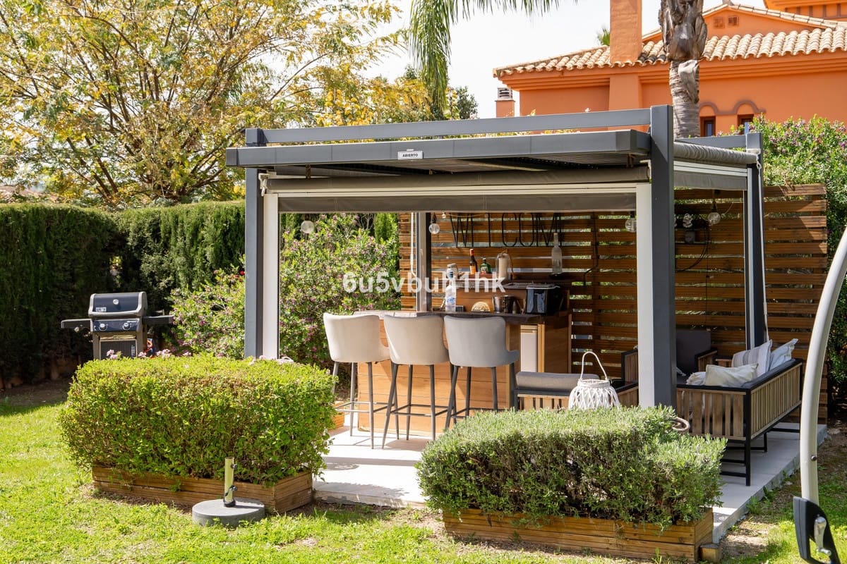 4 sypialnia Dom na sprzedaż w La Sierrezuela z basenem - 781 000 € (Ref: 9518111)