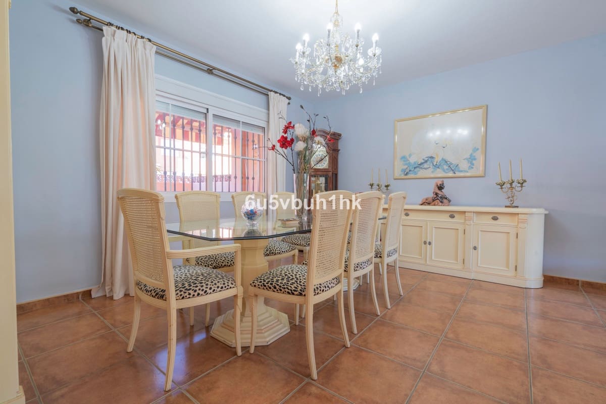 Finca/Casa Rural de 4 habitaciones en Fuengirola en venta - 1.100.000 € (Ref: 9518112)