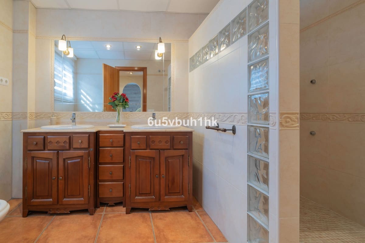 Finca/Casa Rural de 4 habitaciones en Fuengirola en venta - 1.100.000 € (Ref: 9518112)