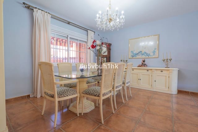 Finca/Casa Rural de 4 habitaciones en Castillo Sohail, Fuengirola en venta - 1.100.000 € (Ref: 9518112)