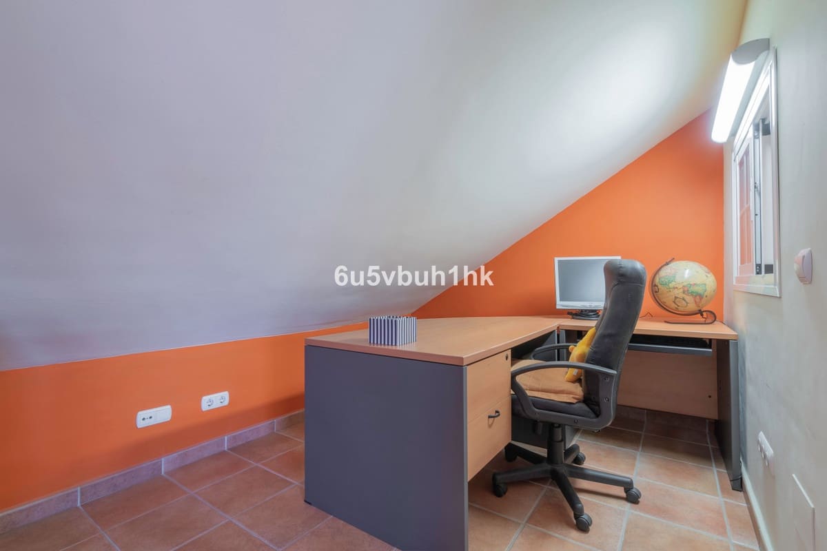 Finca/Casa Rural de 4 habitaciones en Fuengirola en venta - 1.100.000 € (Ref: 9518112)