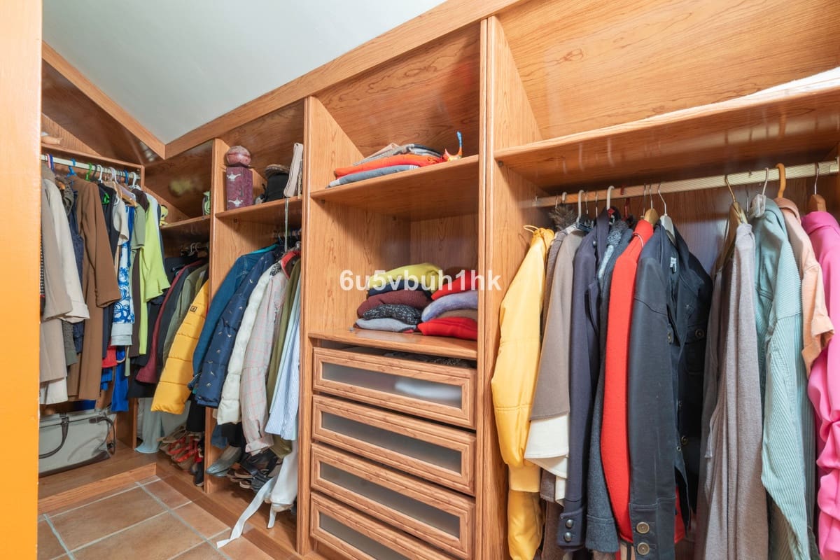 Finca/Casa Rural de 4 habitaciones en Fuengirola en venta - 1.100.000 € (Ref: 9518112)