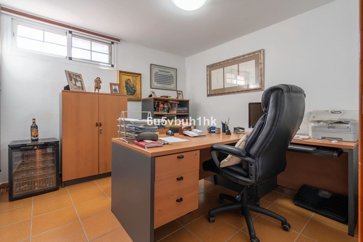 Finca/Casa Rural de 4 habitaciones en Fuengirola en venta - 1.100.000 € (Ref: 9518112)