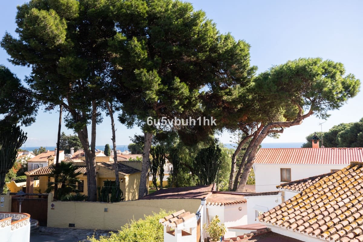 Chalet de 5 habitaciones en Torremolinos en venta con piscina - 915.000 € (Ref: 9518116)