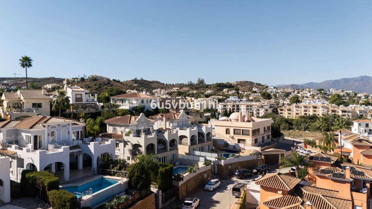 6 sypialnia Dom na sprzedaż w Mijas z basenem - 998 000 € (Ref: 9518117)
