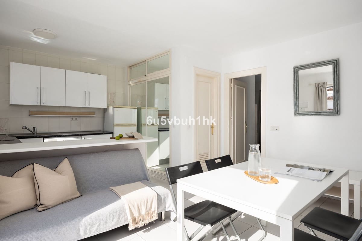 Casa de 4 habitaciones en Mijas en venta - 450.000 € (Ref: 9518118)