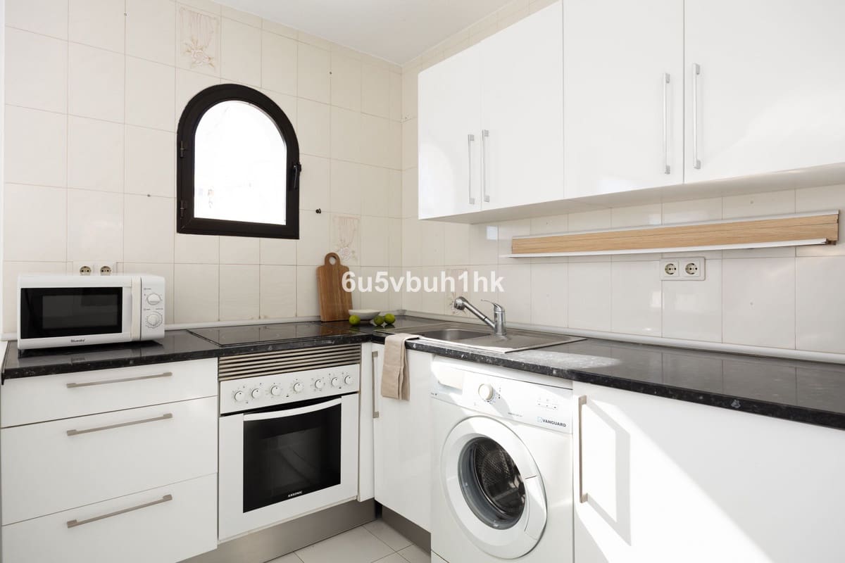 Casa de 4 habitaciones en Mijas en venta - 450.000 € (Ref: 9518118)