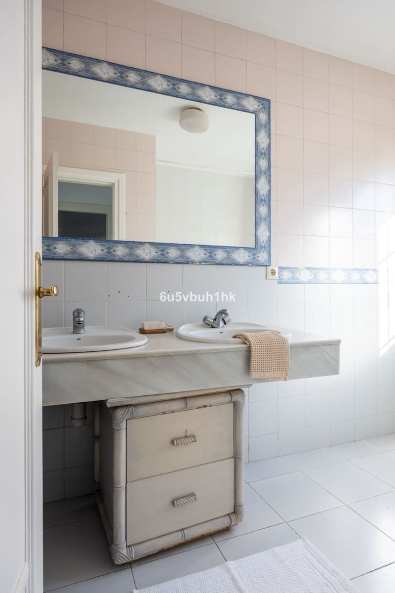 Casa de 4 habitaciones en Mijas en venta - 450.000 € (Ref: 9518118)