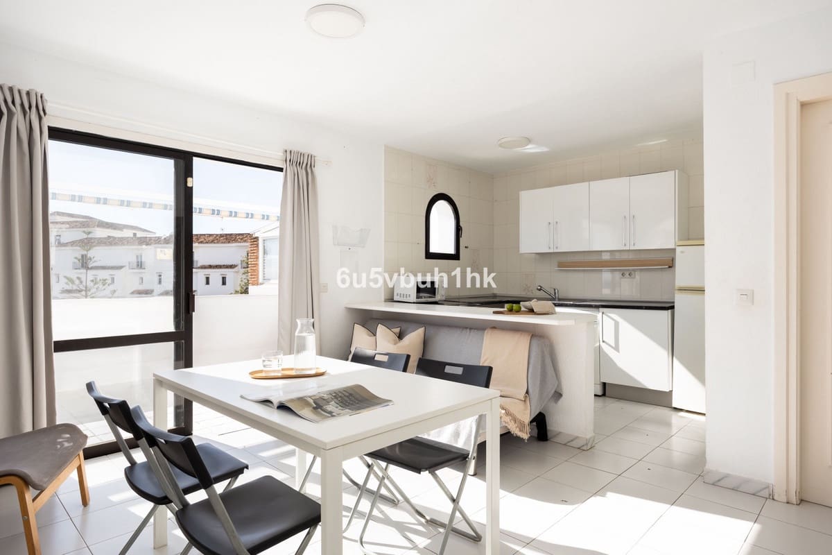 Casa de 4 habitaciones en Mijas en venta - 450.000 € (Ref: 9518118)