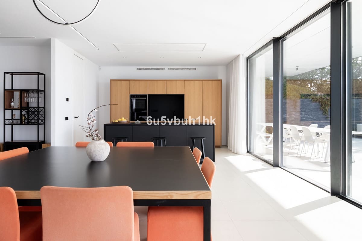 Chalet de 4 habitaciones en Valtocado en venta con piscina - 2.450.000 € (Ref: 9518122)