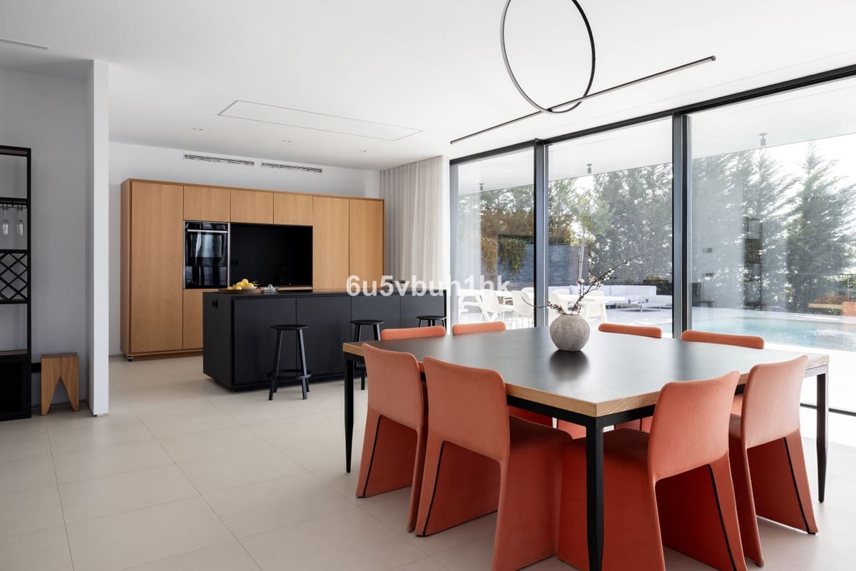 Chalet de 4 habitaciones en Valtocado en venta con piscina - 2.450.000 € (Ref: 9518122)