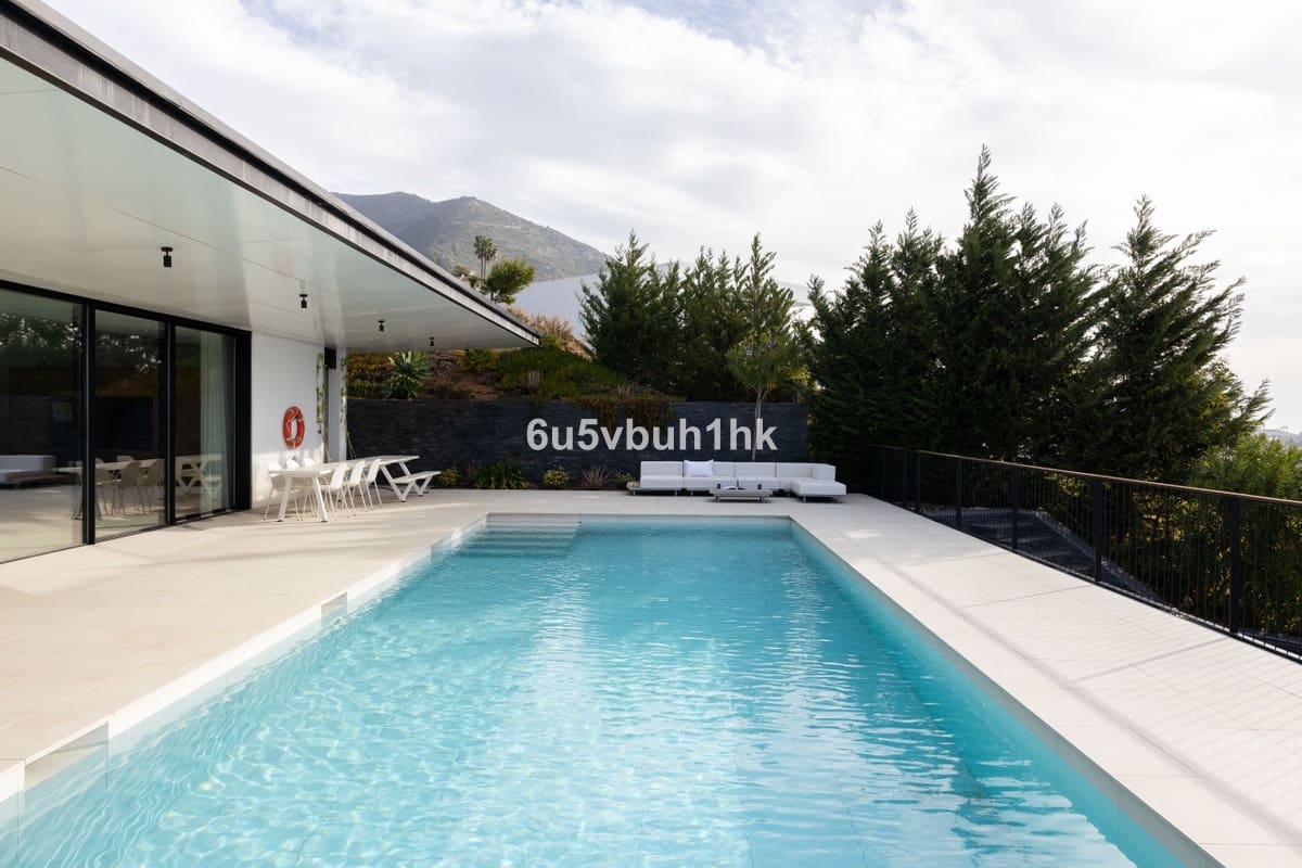 Chalet de 4 habitaciones en Valtocado en venta con piscina - 2.450.000 € (Ref: 9518122)