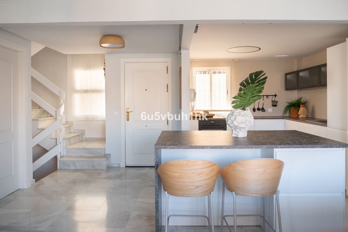 3 slaapkamer Huis te koop in Torrequebrada - € 599.000 (Ref: 9518130)