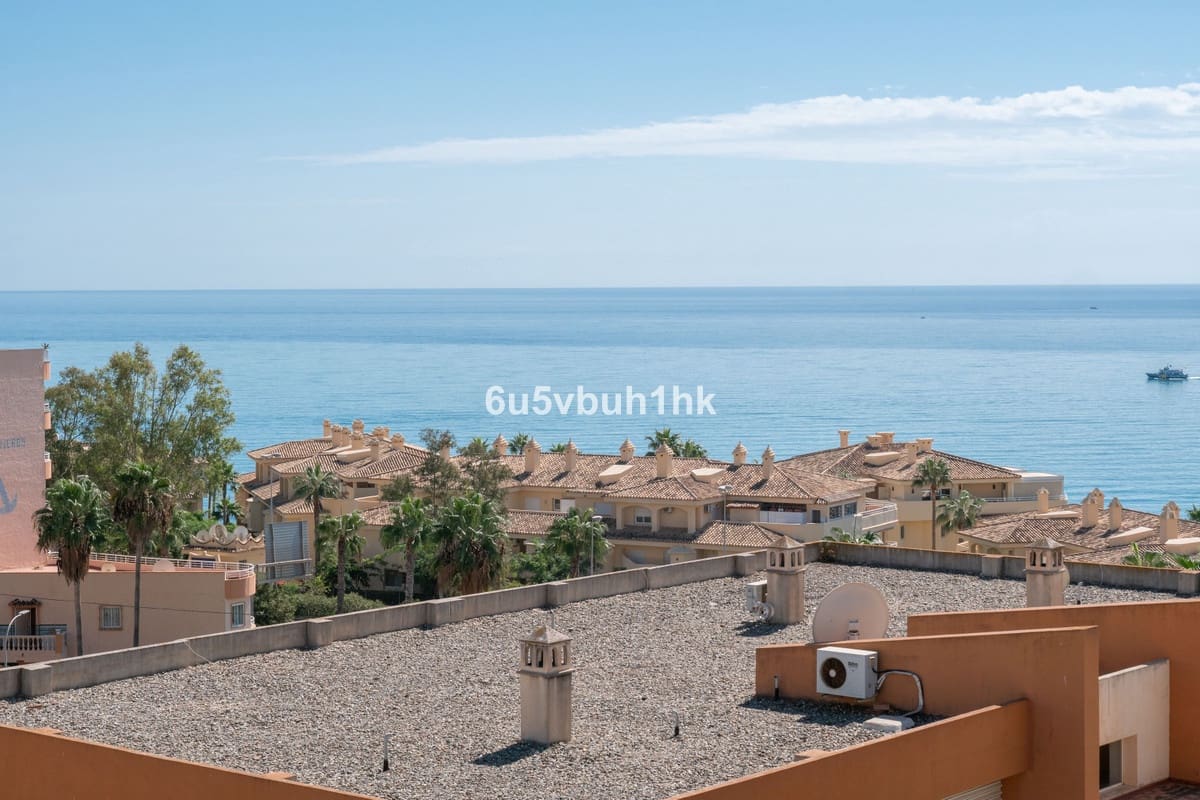 3 slaapkamer Huis te koop in Torrequebrada - € 599.000 (Ref: 9518130)