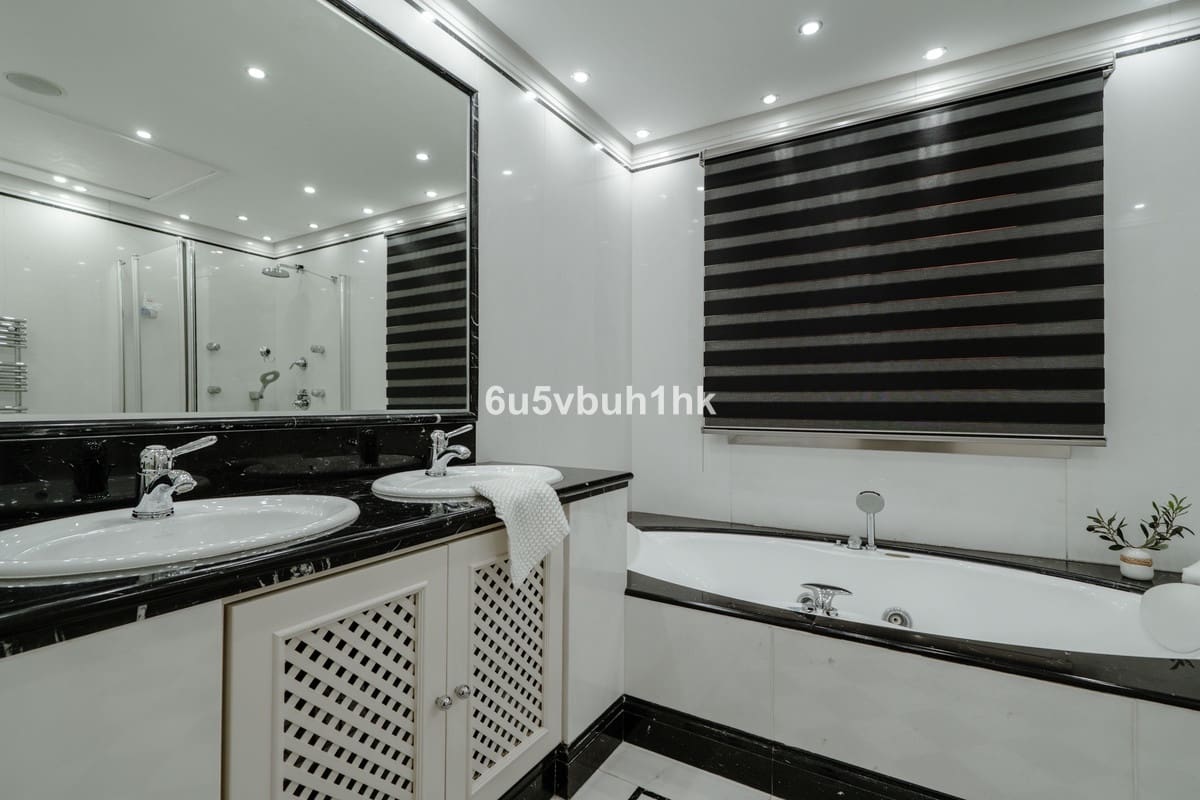 2 soverom Leilighet til salgs i Marbella - € 2 950 000 (Ref: 9518132)