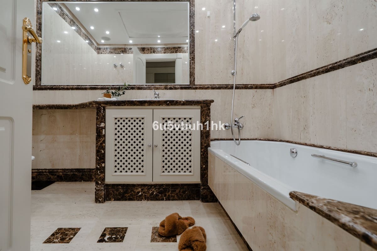 2 soverom Leilighet til salgs i Marbella - € 2 950 000 (Ref: 9518132)