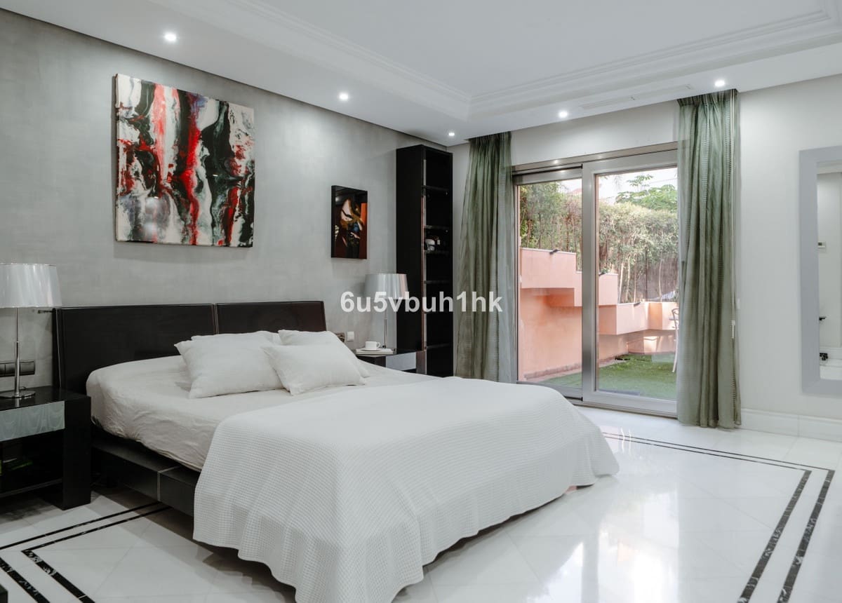 2 soverom Leilighet til salgs i Marbella - € 2 950 000 (Ref: 9518132)