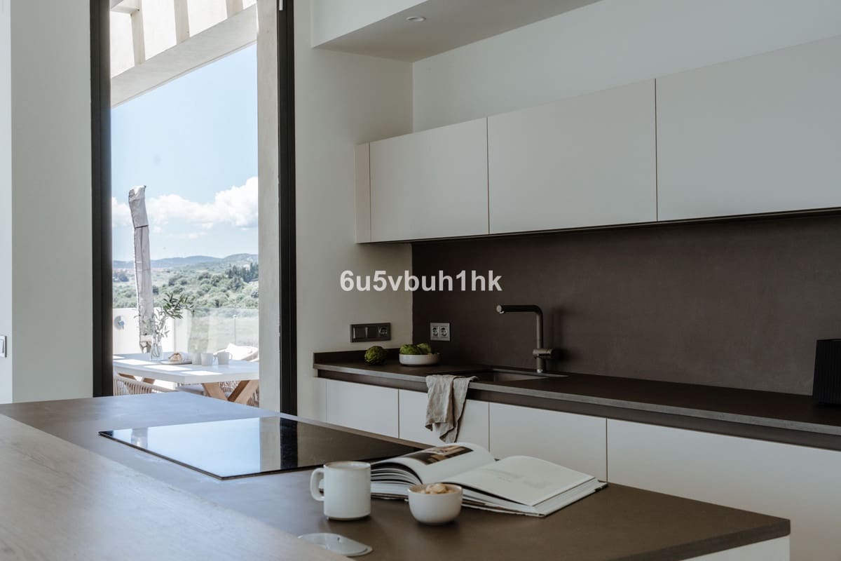 5 bedroom Villa for sale in Estepona with pool - € 2,195,000 (Ref: 9518133)